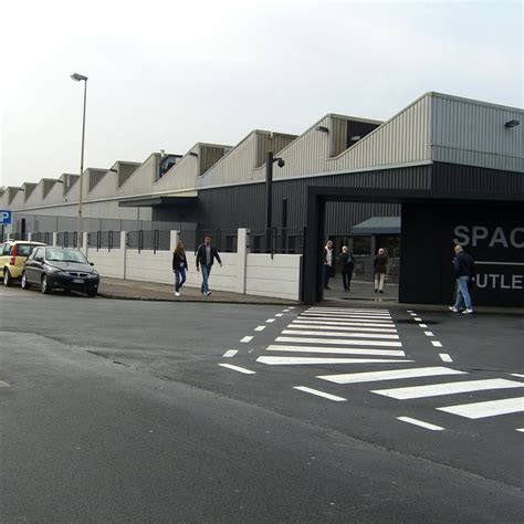 outlet prada montevarchi borse|prada space outlet.